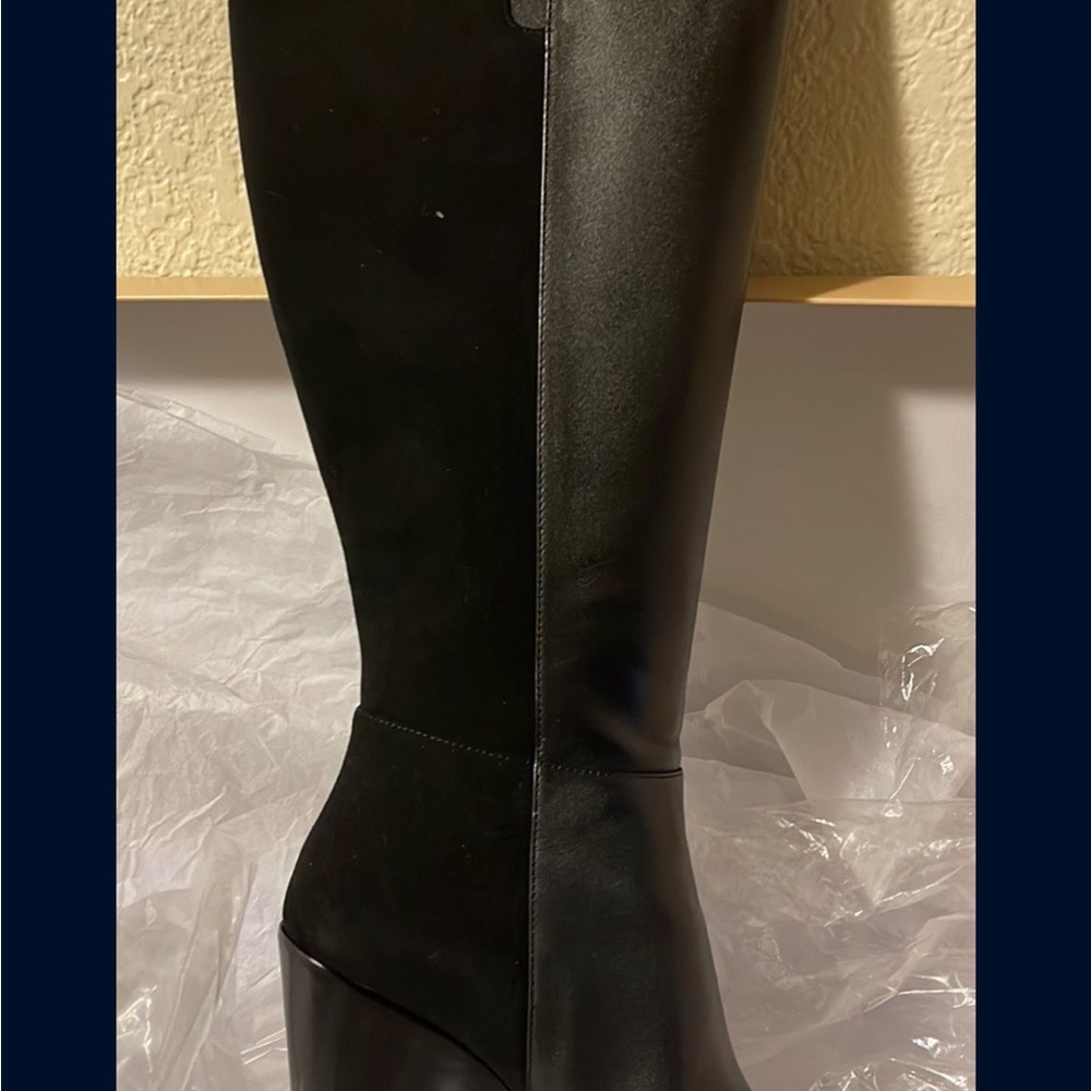 Brand new never worn Michael Kors boots - Picture 3 of 4